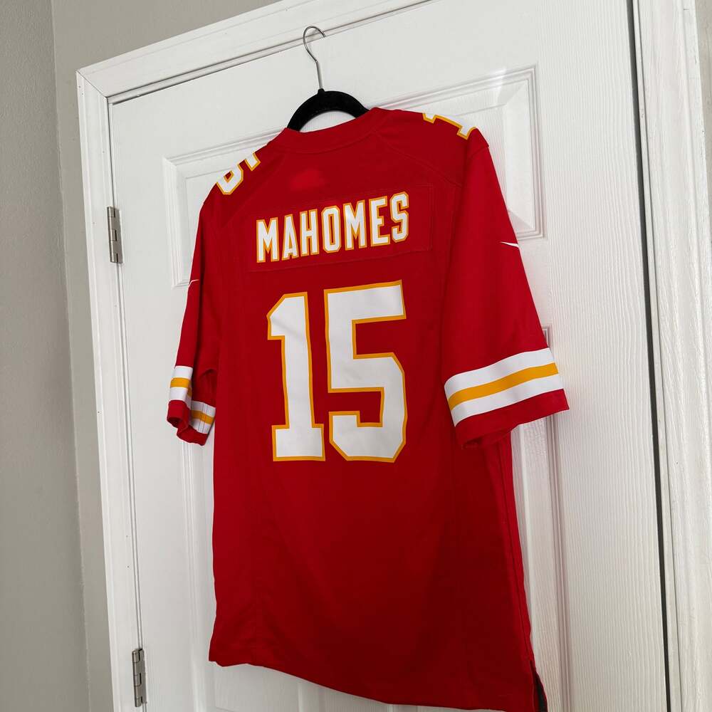 Nike Men's Patrick Mahomes Kansas City Chiefs Game NFL Football Jersey - Picture 4 of 7
